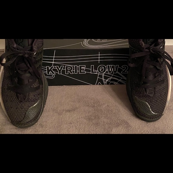 🦿🦿NIKE KYRIE LOW 2 Men’s Size 8🦿🦿 - Picture 3 of 14